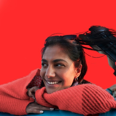 Avtomobildəki qadın